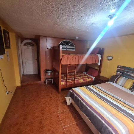 Hotel Hostal Miguel Angel Quito Esterno foto